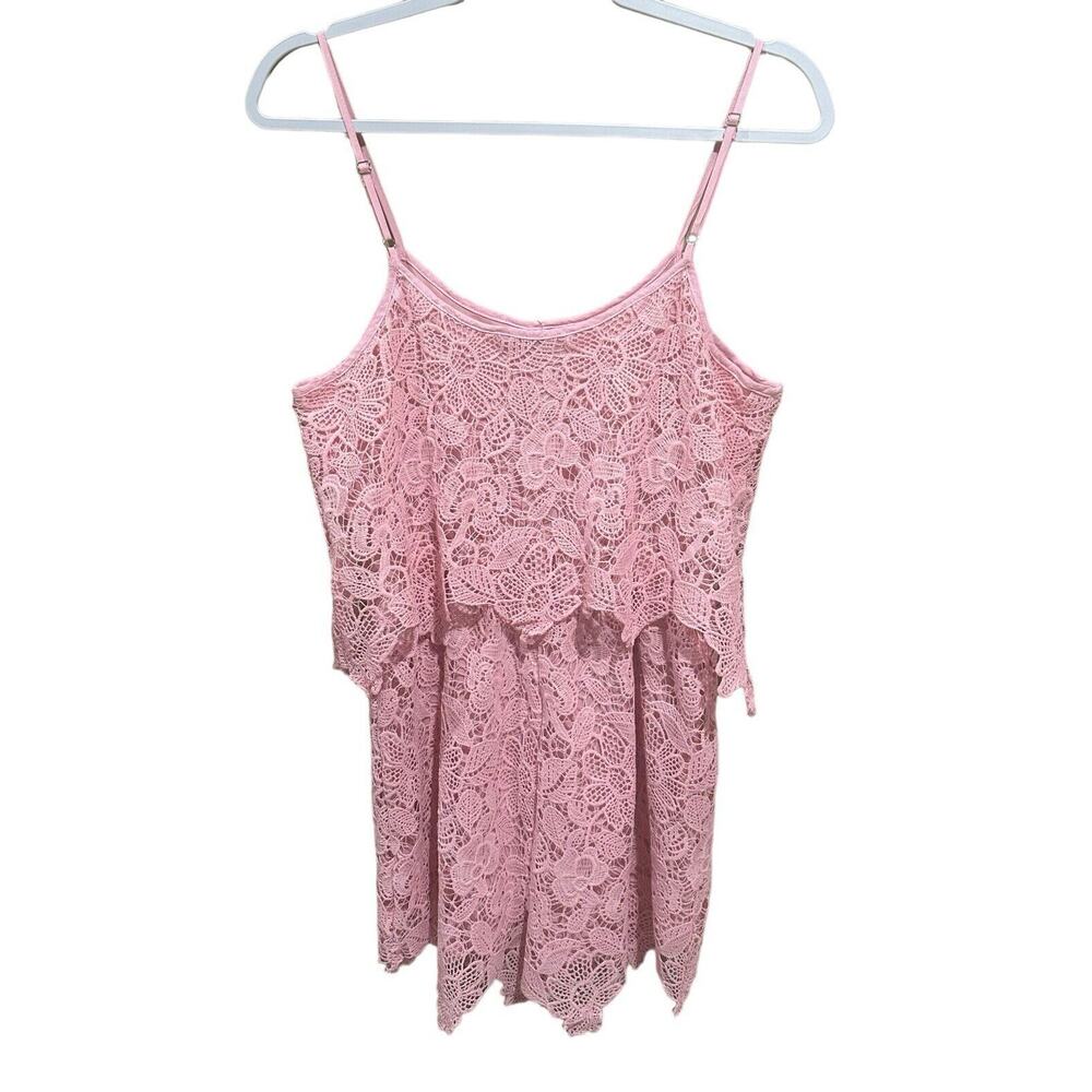 NWT Francesca’s Pink Crochet Lace Romper Spaghetti Straps Adjustable size Small - Picture 3 of 13